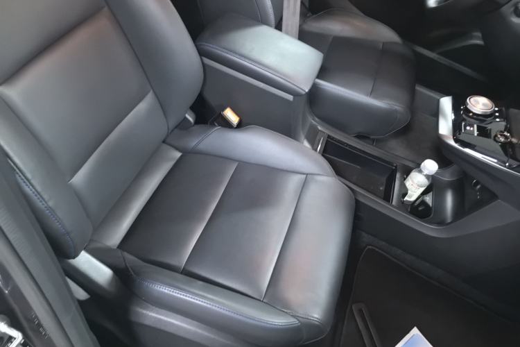 Used MG 4 EV 2023 415 km Range Sea-Faring Champion Edition
