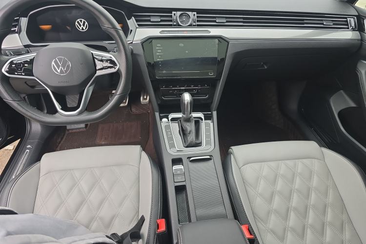 Used Volkswagen Magotan 2023 2 Million Units Commemorative Edition 330TSI DSG Luxury Version
