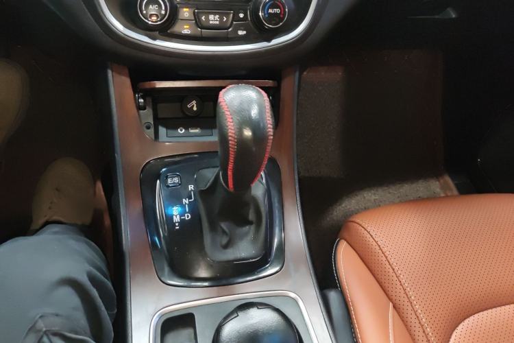 Used Baojun 560 2017 Rhythmic Edition 1.8L iAMT Prestige Model