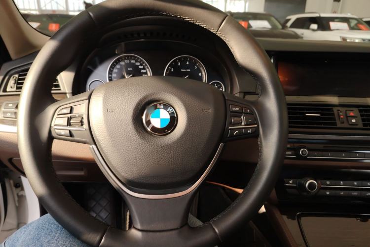 Used BMW 5 Series 2014 525Li Luxury Design Package
