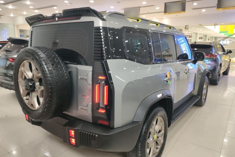 Used JETOUR Traveler 2023 2.0T Four-Wheel Drive Conqueror