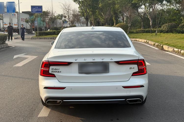 Used Volvo S60 2022 B4 Zhiyi Luxury Edition