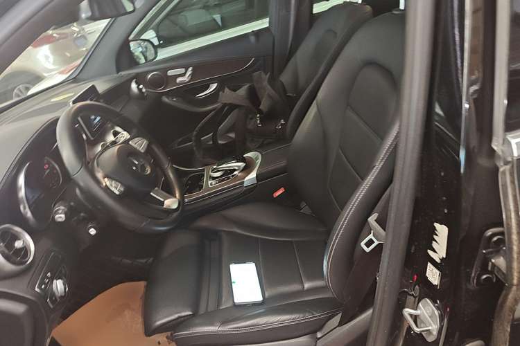 Used Mercedes-Benz GLC 2018 Refreshed GLC 300 4MATIC Dynamic Edition