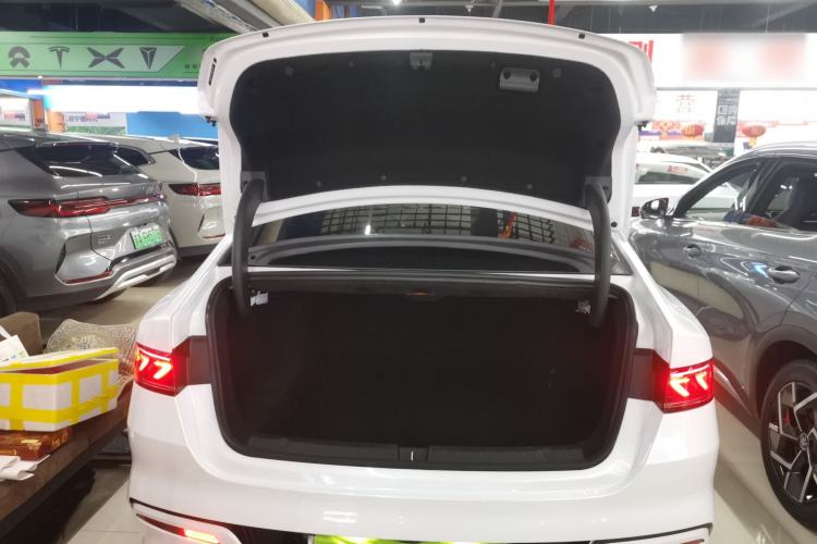 Used BYD Qin PLUS 2024 HONOR Edition DM-i 55KM Leading Model
