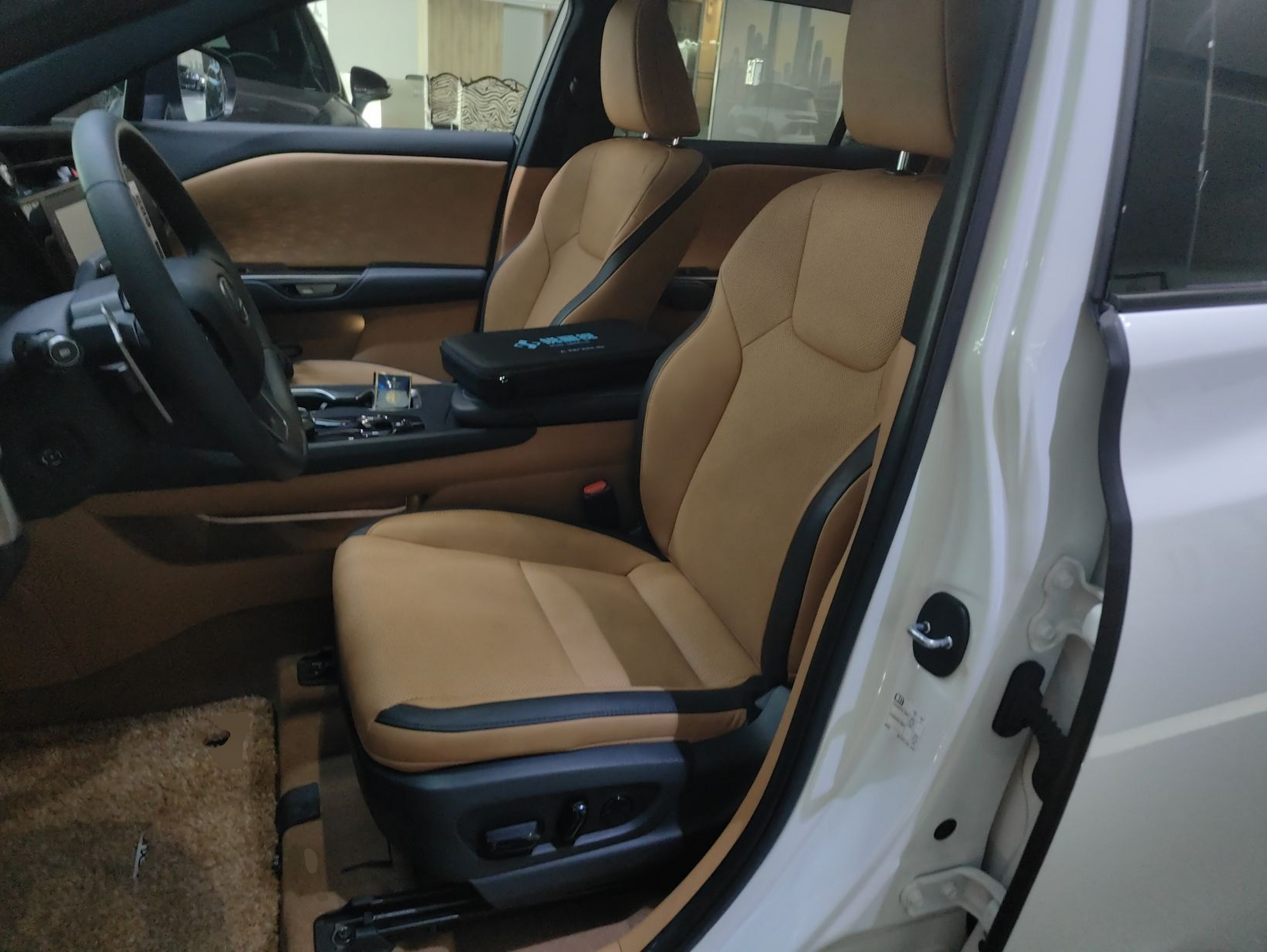 Переднее сиденье в автомобиле