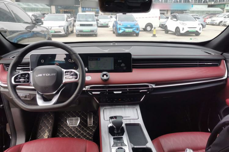 Used JETOUR X70 PLUS 2023 1.6T DCT Stronger 7-Seater
