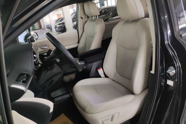 Used Toyota Sienna 2024 2.5L Hybrid Luxury Edition
