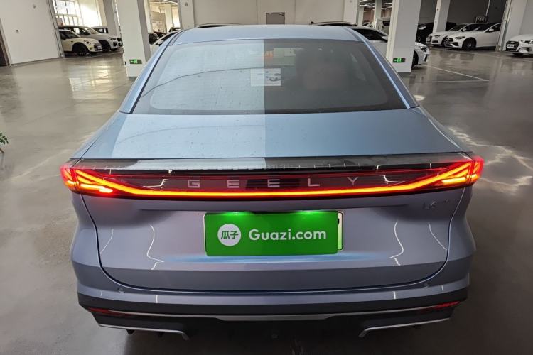 Used  L6 2025 EM-i 140km Starship Edition
