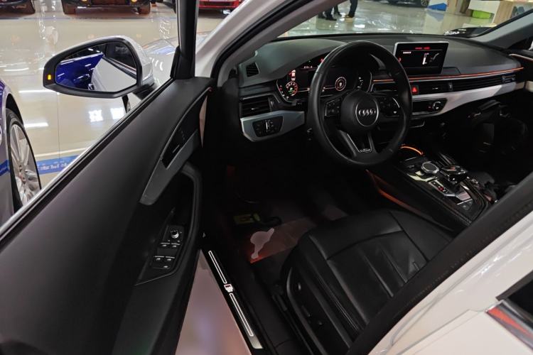 Used Audi A4L 2019 40 TFSI Fashion Edition China VI Emission Standard
