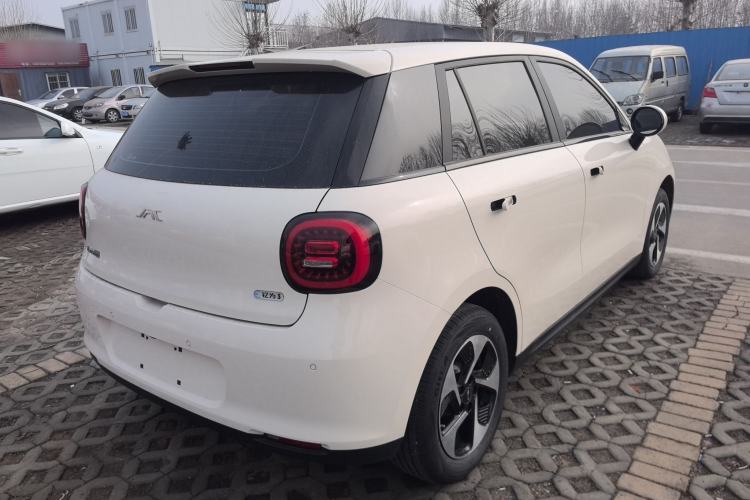 Used  3 2024 Charming Edition 405km Lite