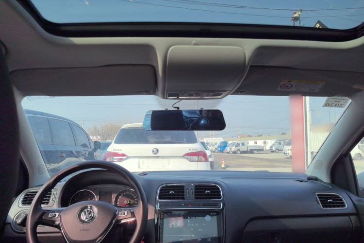 Used Volkswagen Polo 2016 1.6L Automatic Comfort Model
