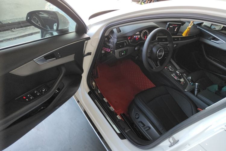 Used Audi A4L 2017 Plus 40 TFSI Ambition Model
