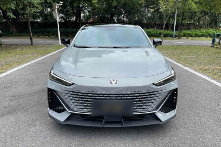 Used Changan UNI-V 2022 1.5T Prestige Version
