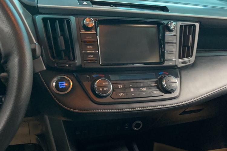 Used Toyota RAV4 2019 2.0L CVT Two-Wheel Drive Fashion X Limited Edition China V Standard