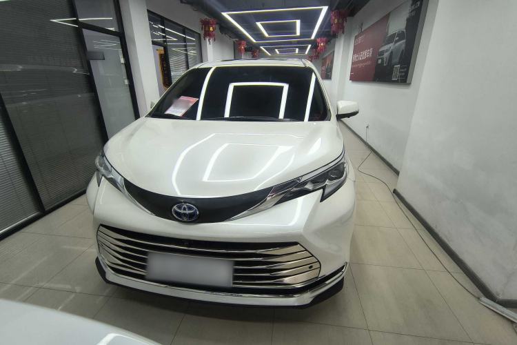 Used Toyota Sienna 2023 2.5L Hybrid Comfort Edition
