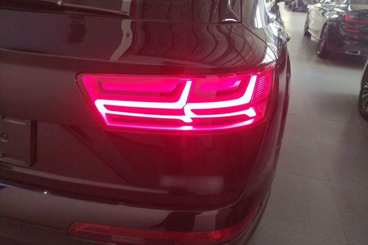 Used Audi Q7 2018 40 TFSI Comfort Model