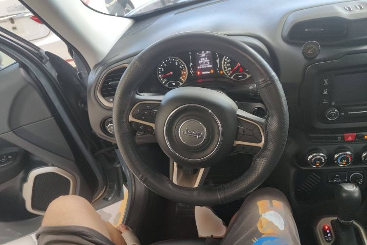 Used  Renegade 2016 1.4T Automatic High-Energy Version
