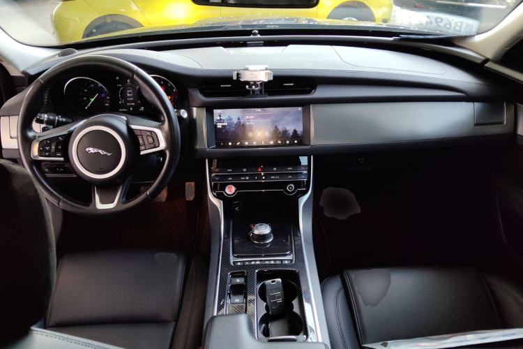 Used Jaguar XFL 2019 XFL 2.0T 200PS Two-Wheel-Drive Luxury Edition
