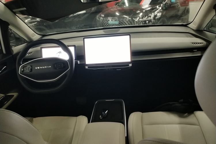 Used Venucia VX6 2023 520 Max
