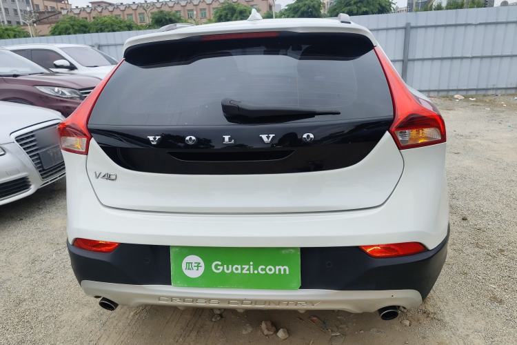 Used Volvo V40 2014 Cross Country 2.0T Zhiyi Edition
