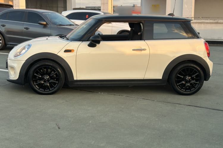 Used  MINI 2016 1.5T COOPER
