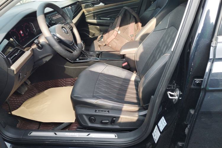 Used Volkswagen Passat 2019 330TSI Luxury Edition China VI Standard
