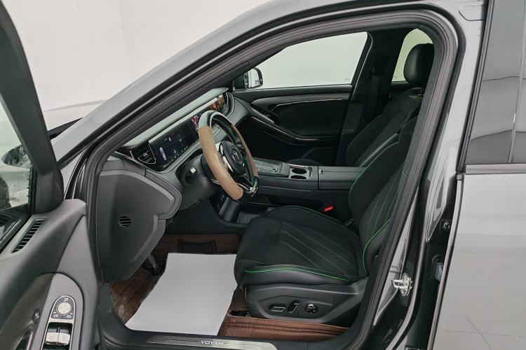 Used VOYAH FREE 2025 318 259 km All-Wheel-Drive Exploration Edition
