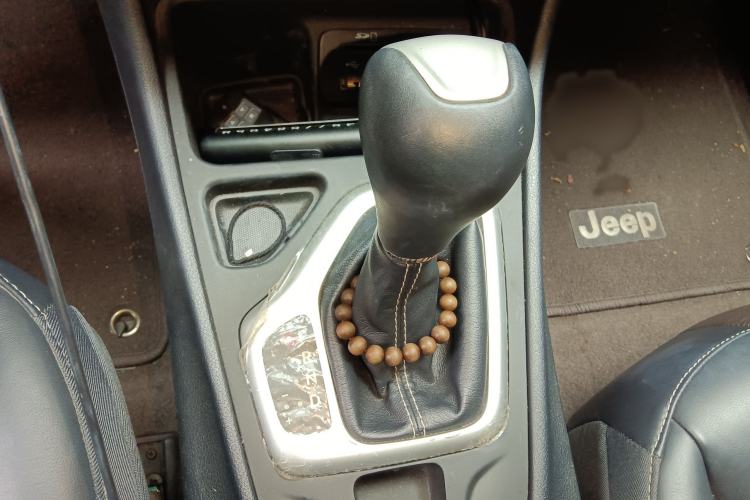 Used  Cherokee 2016 2.4L Leading Edition