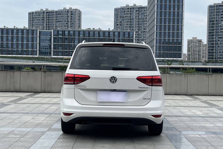 Used Volkswagen Touran 2018 Volkswagen Touran L 280TSI DSG Comfort Edition 7 Seats China VI Standard
