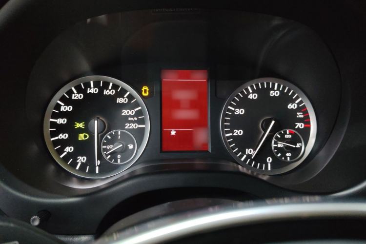 Used Mercedes-Benz Vito 2018 2.0T Elite Version 7 Seats China V Emission Standard
