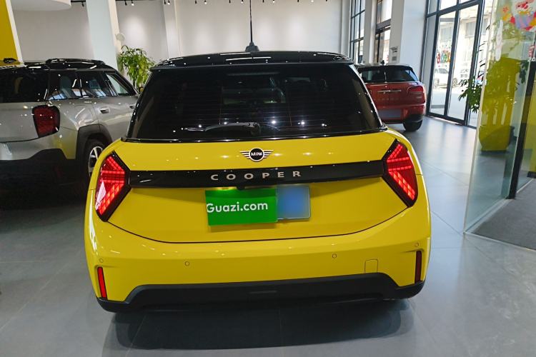 Used MINI MINI 2025 1.5T COOPER Classic Edition