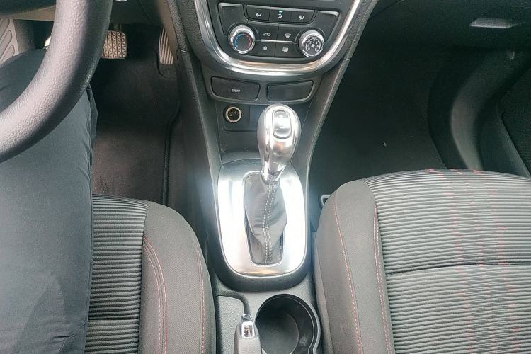 Used Buick Encore 2015 1.4T Automatic Two-Wheel Drive Urban Elite Version
