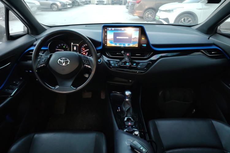 Used Toyota IZOA 2018 2.0L Yichi Edition China V Standard