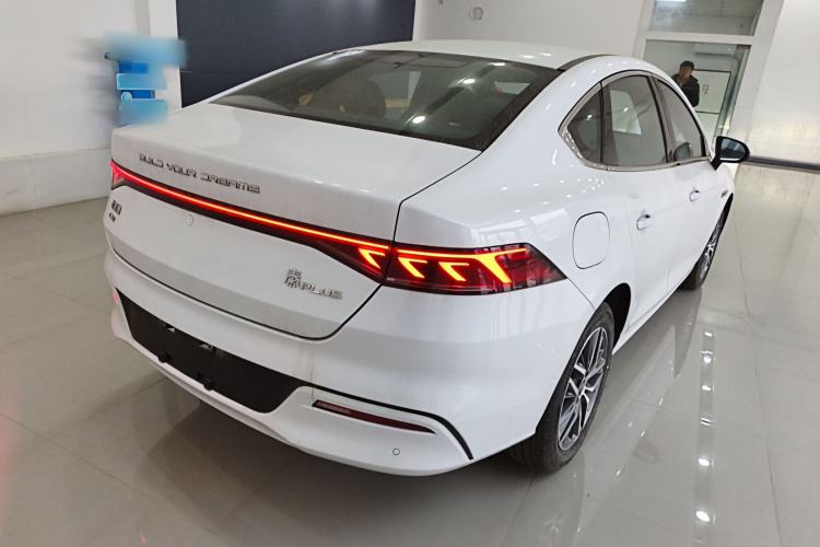 Used BYD Qin PLUS 2024 HONOR Edition DM-i 120KM Excellence Model
