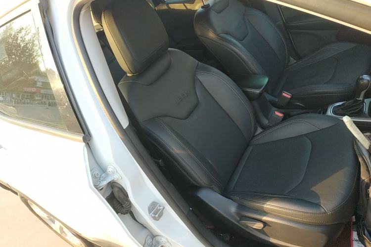 Used  Compass 2017 200T Automatic Family Edition
