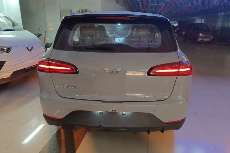 Used Wuling Bingo PLUS 2024 330 km Range Five-Seater Version
