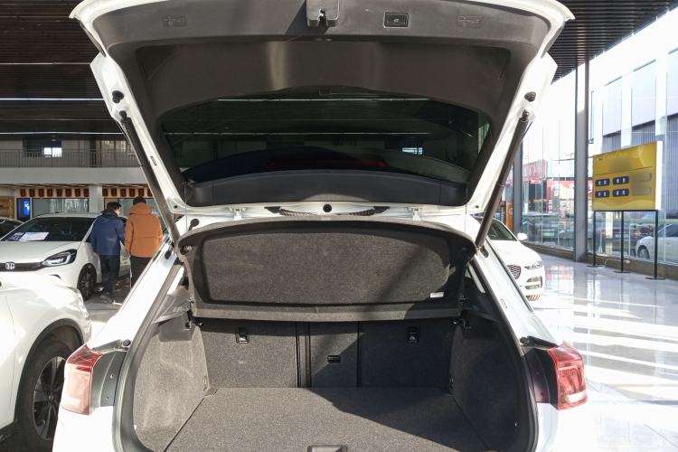 Used Volkswagen T-ROC 2021 280TSI DSG Two-Wheel Drive Comfort Connect Edition
