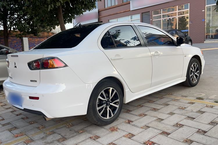 Used Mitsubishi Lancer EX 2016 1.8L CVT Black-and-White Retro Edition