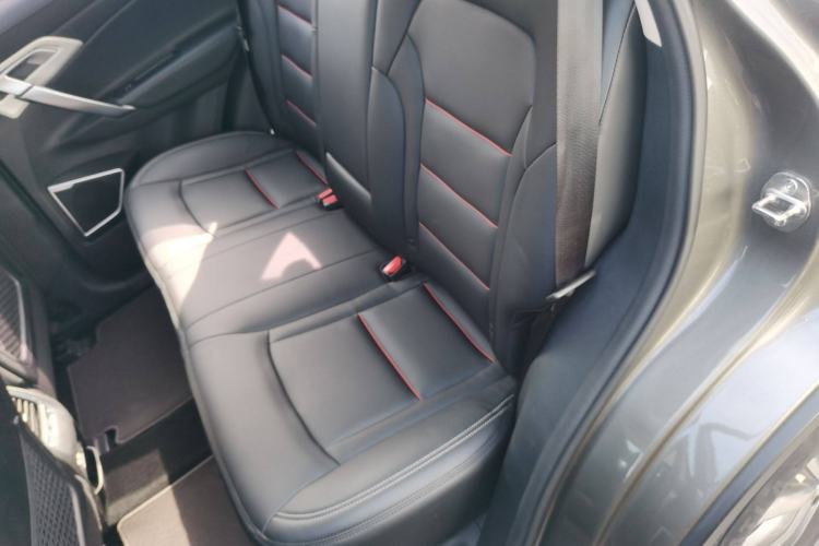 Used Geely Auto Emgrand X7 Sport 2020 1.8TD DCT Two-Wheel Drive Smart Connect 4G-Enabled Version
