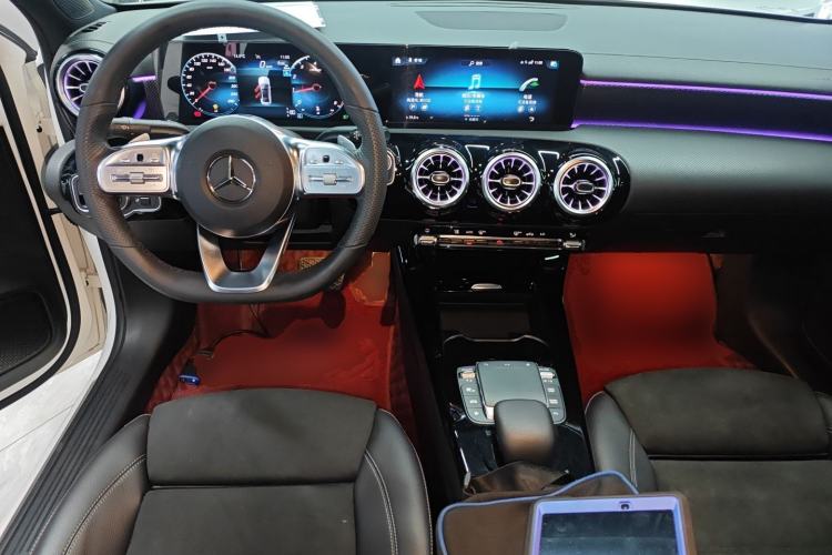 Used Mercedes-Benz A-Class 2022 Revised Version A 200 L Sport Sedan Fashionable Style