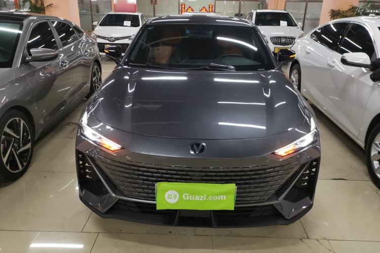 Used Changan UNI-V iDD 2023 ZhiDian iDD 1.5T 113km Smart & Fun Version
