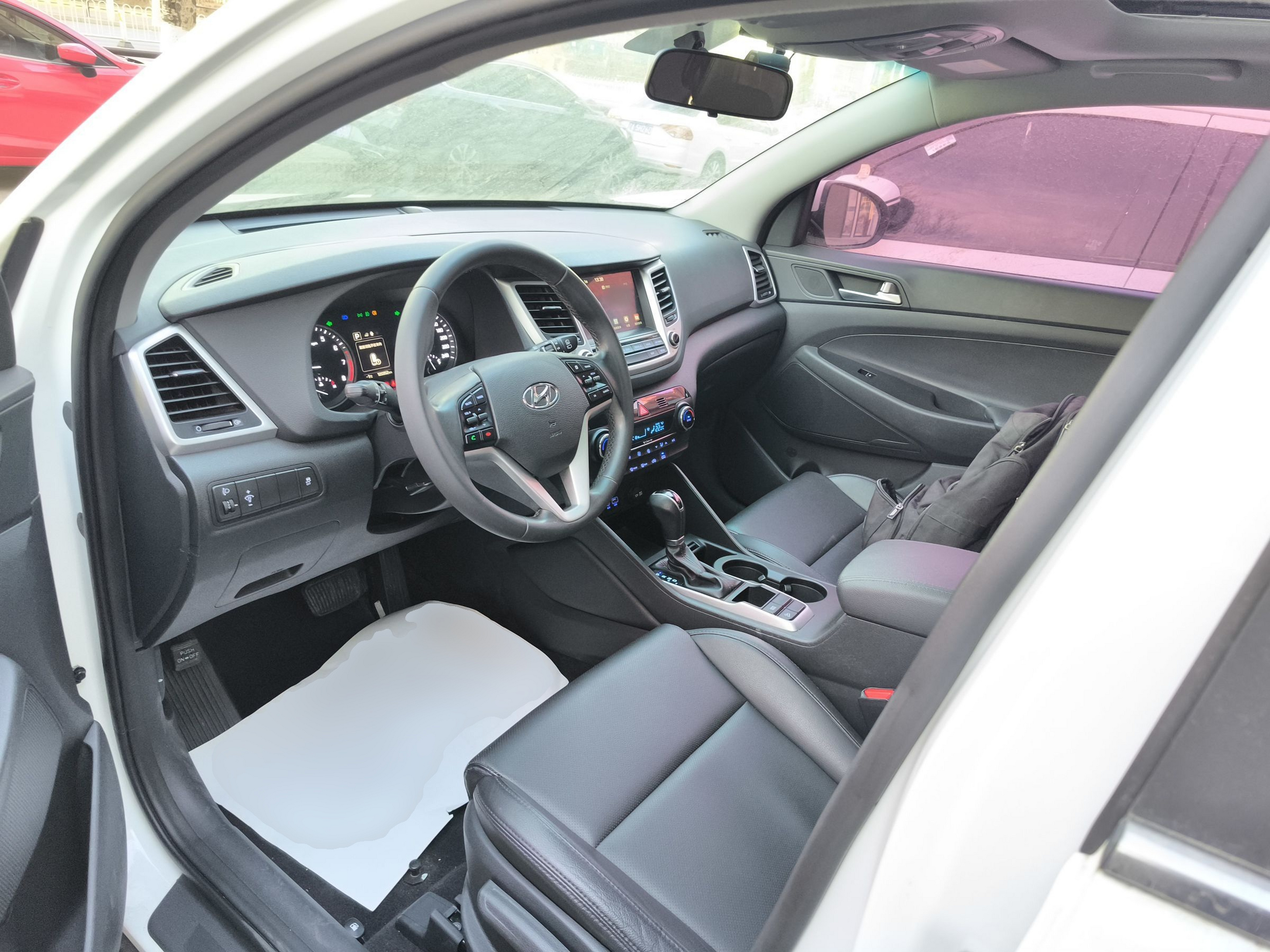 Переднее сиденье в автомобиле