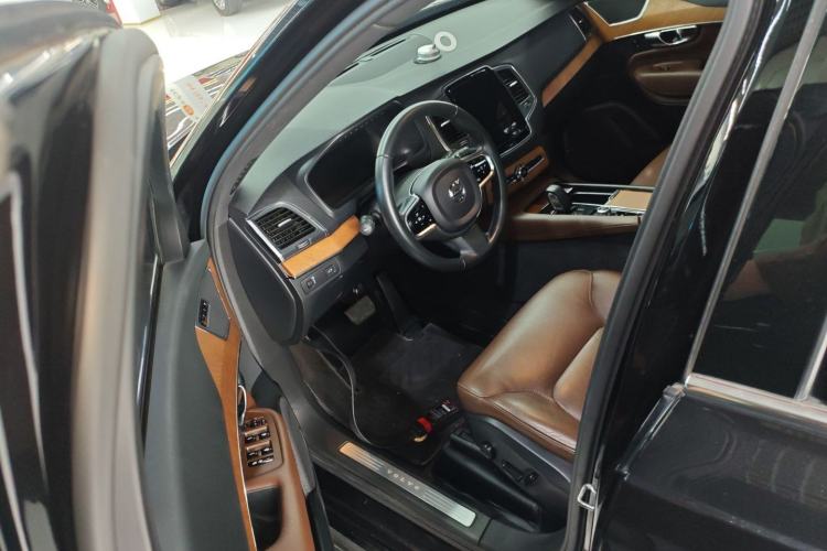 Used Volvo XC90 2021 B5 SmartDrive Luxury Edition 5-seater
