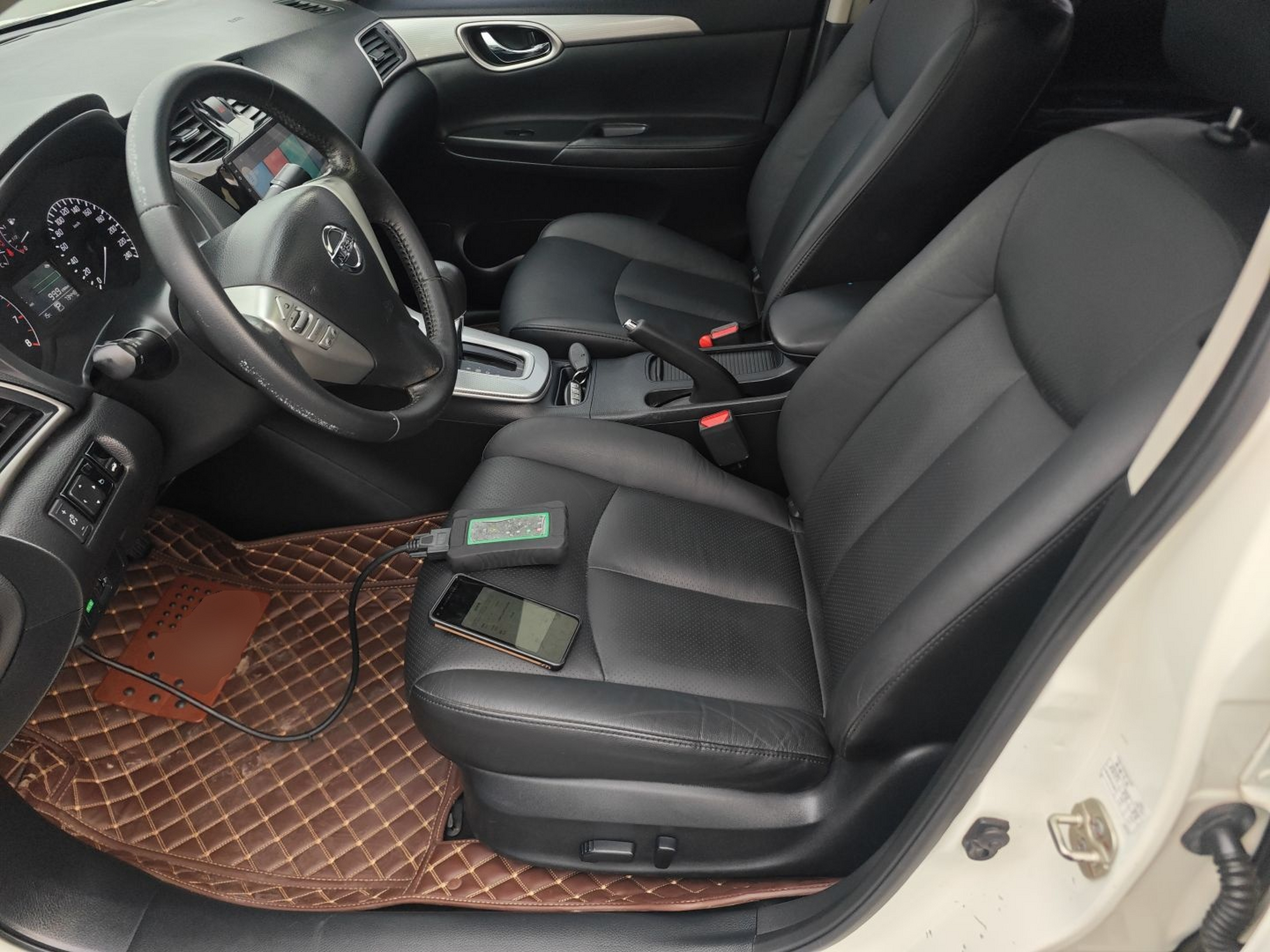 Переднее сиденье в автомобиле