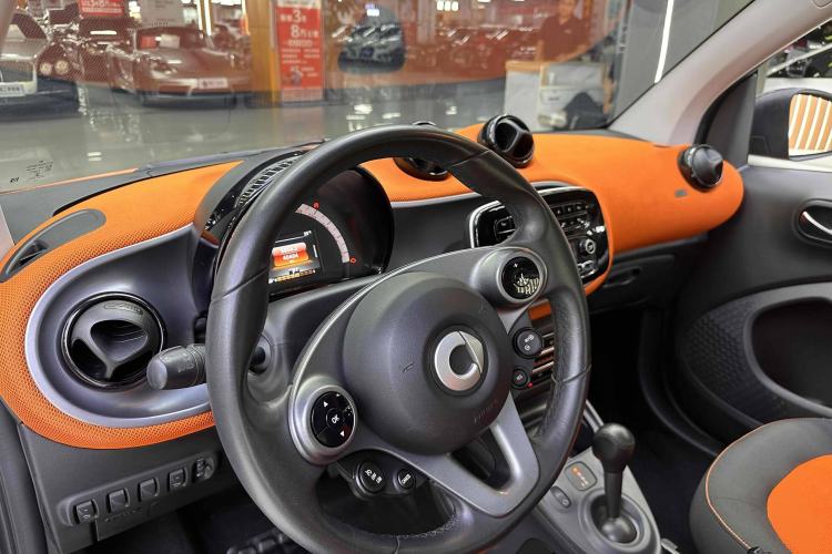 Used  fortwo 2015 1.0L 52 kW Hardtop Passion Edition
