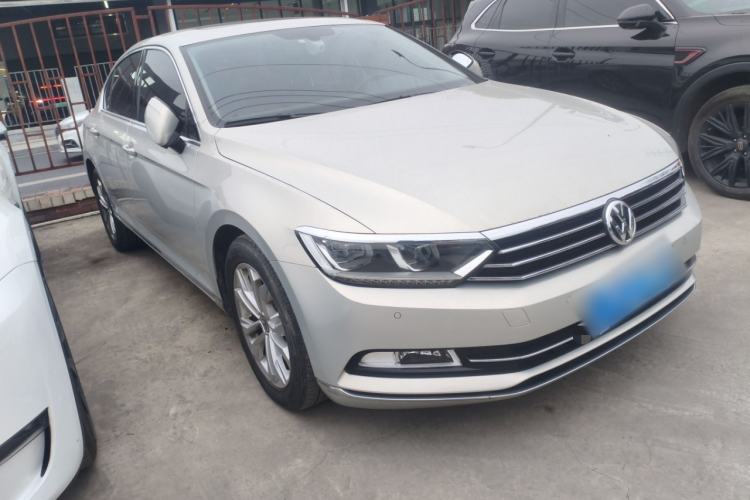 Used Volkswagen Magotan 2017 330TSI DSG Luxury Model
