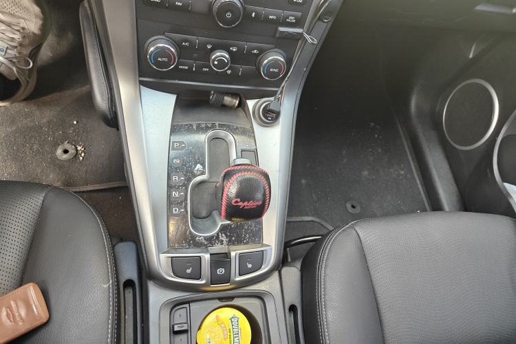 Used Chevrolet Captiva 2015 2.4L 4x4 Flagship Edition 7-Seater
