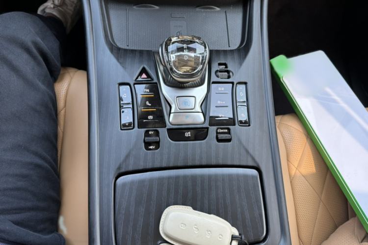 Used Denza D9 2024 DM-i 980 Four-Wheel Drive Prestige Model