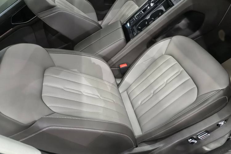 Used Volkswagen Viloran 2024 330TSI Luxury Edition
