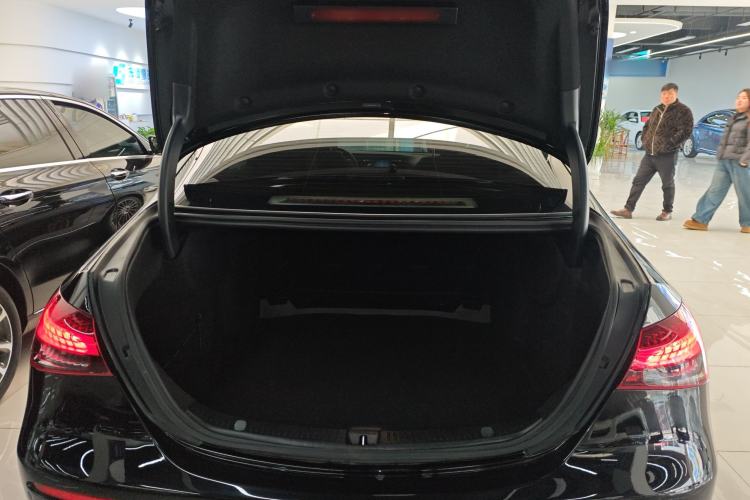 Used Mercedes-Benz E-Class 2023 Facelift E 260 L